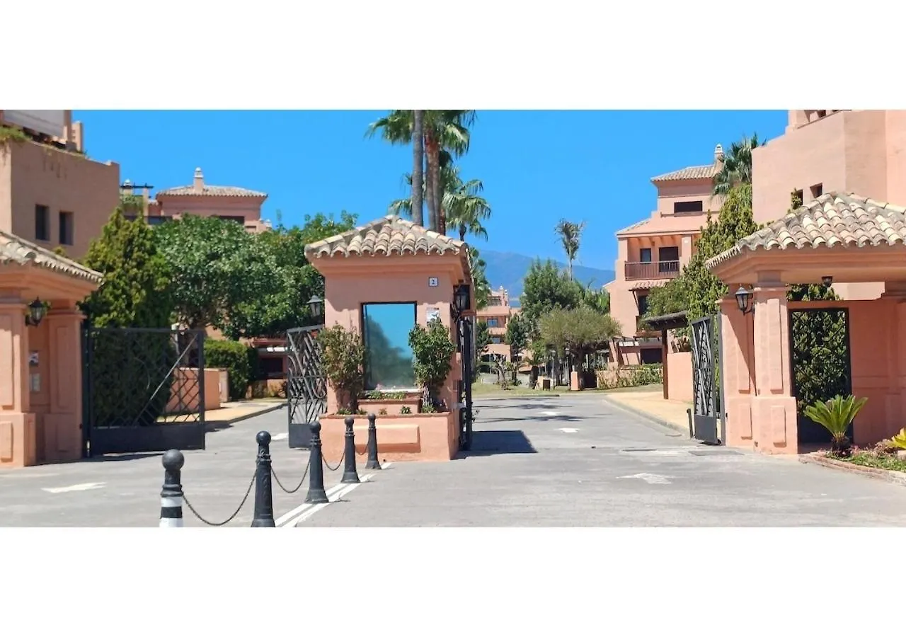 Sunbeach Hacienda Apartment Estepona 0*,  Spain